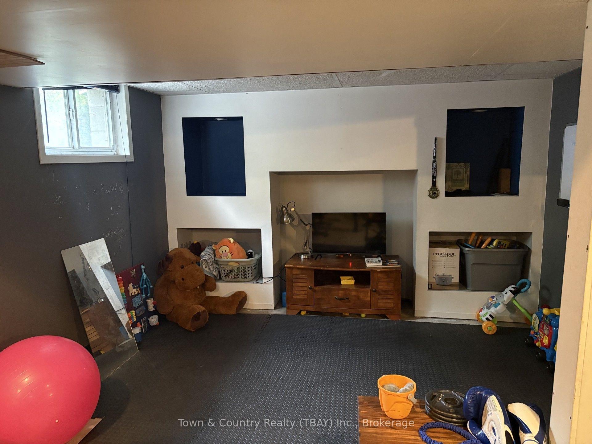 Photo 18 of 138 Road 5 S, Thunder Bay, East End — HOMEH