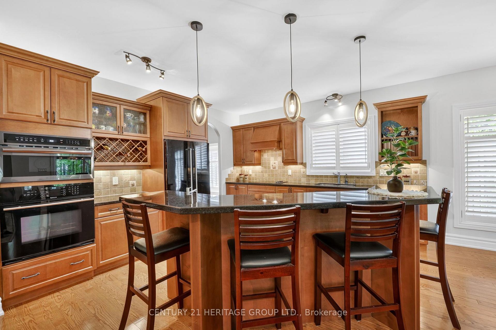 Photo 11 of 22 Lloyd Cook Drive E, Springwater, Snow Valley — HOMEH