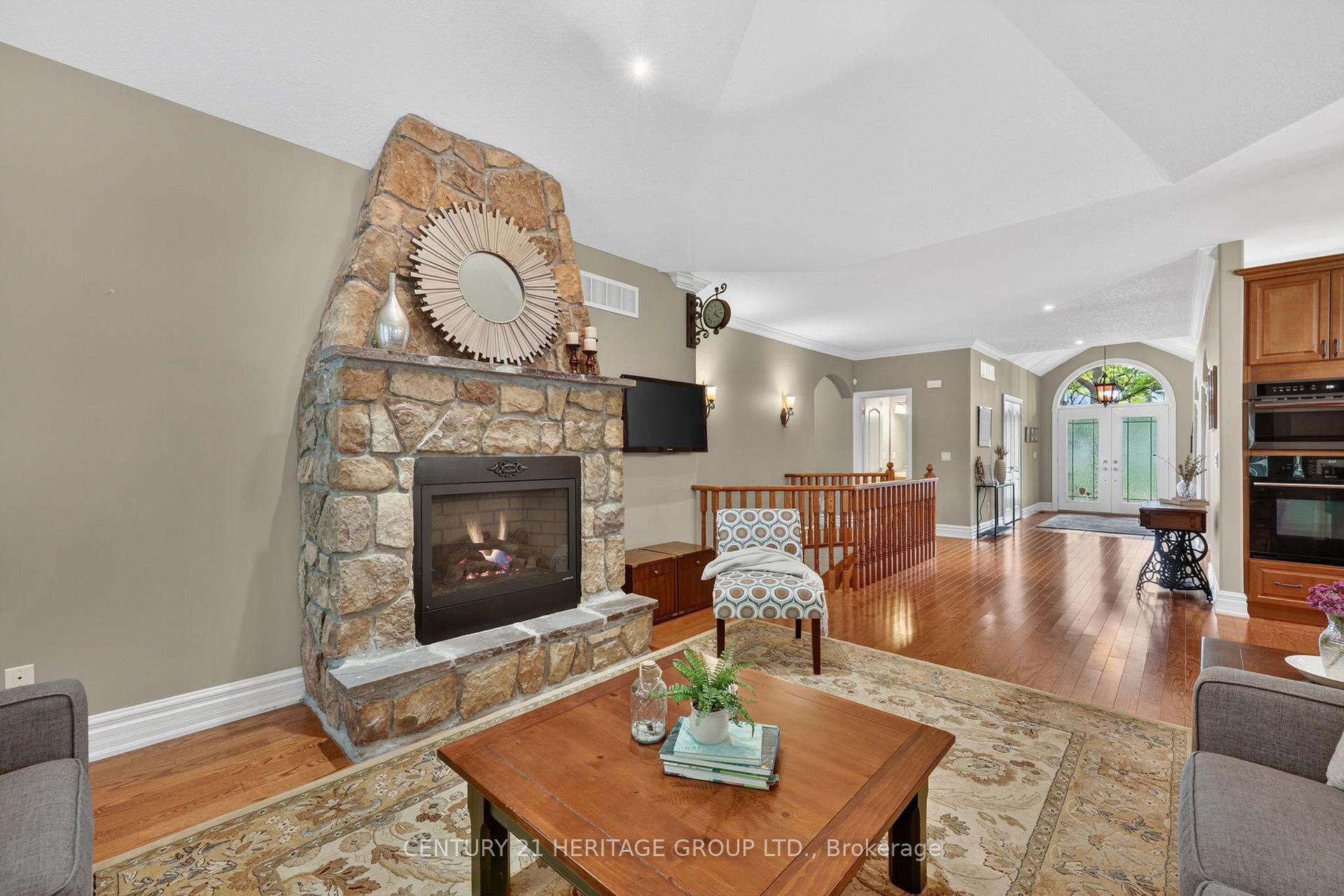 Photo 14 of 22 Lloyd Cook Drive E, Springwater, Snow Valley — HOMEH