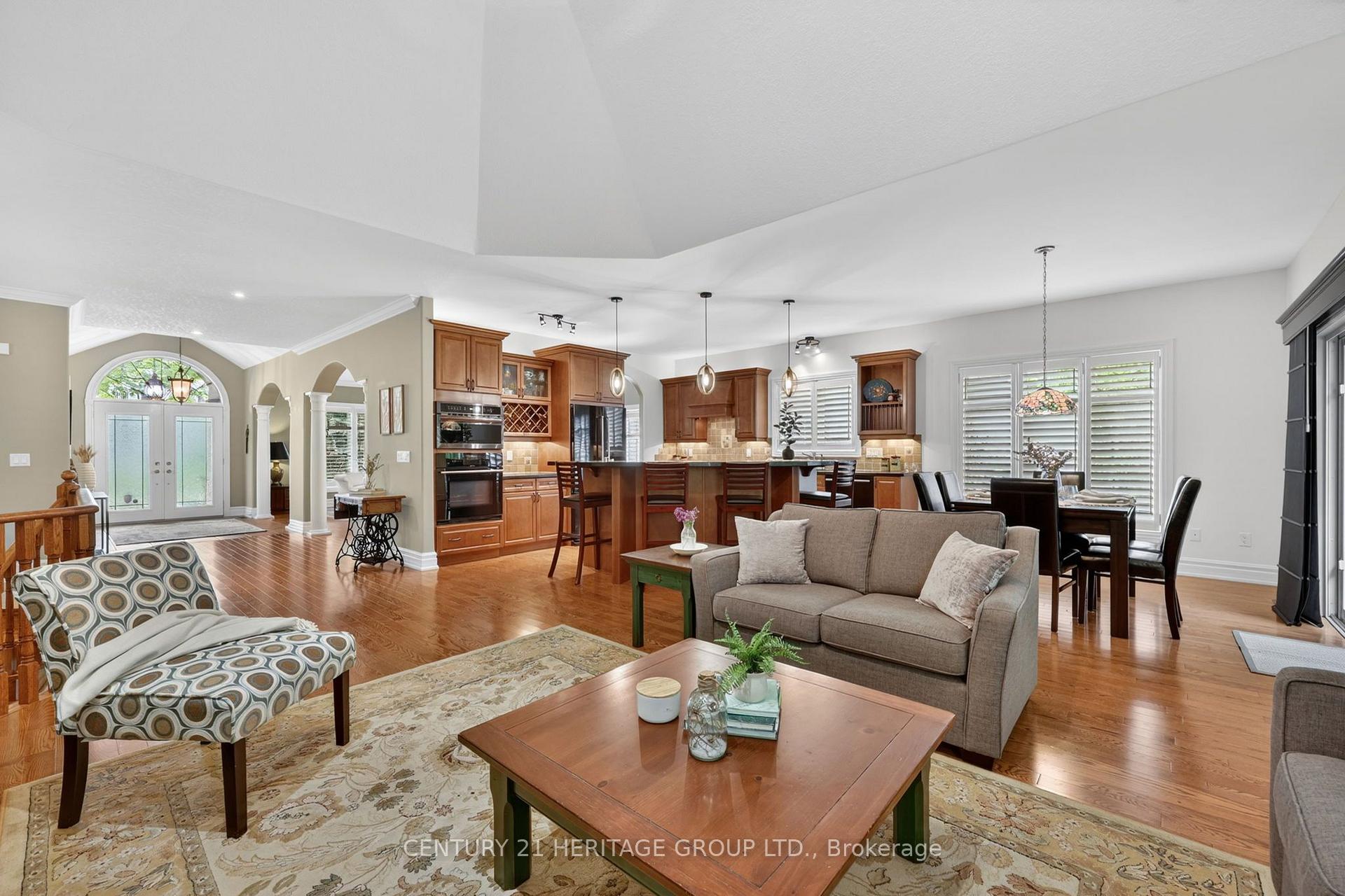 Photo 17 of 22 Lloyd Cook Drive E, Springwater, Snow Valley — HOMEH