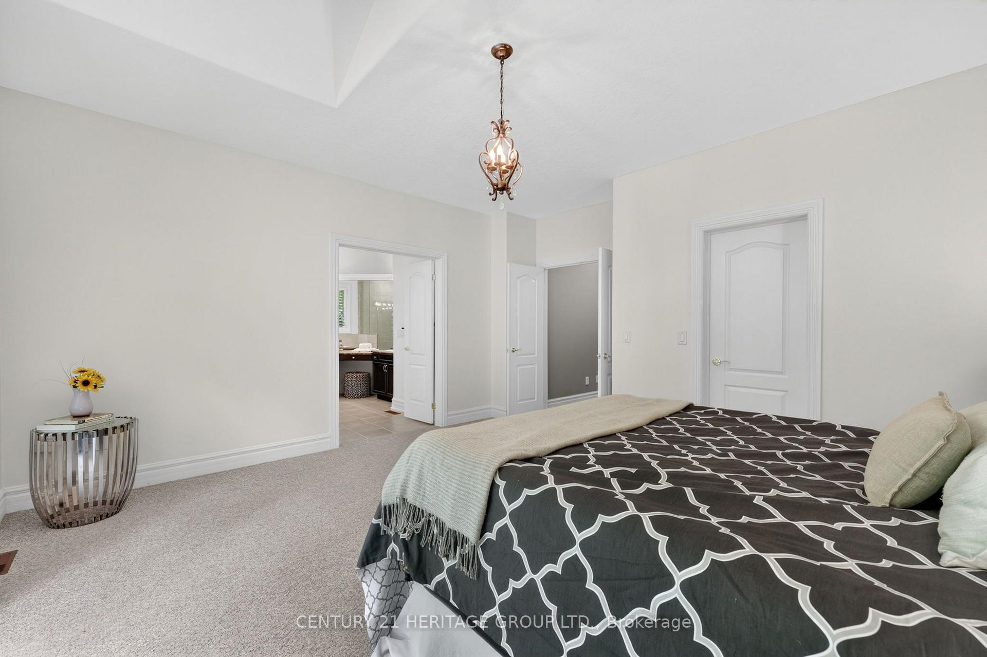 Photo 26 of 22 Lloyd Cook Drive E, Springwater, Snow Valley — HOMEH