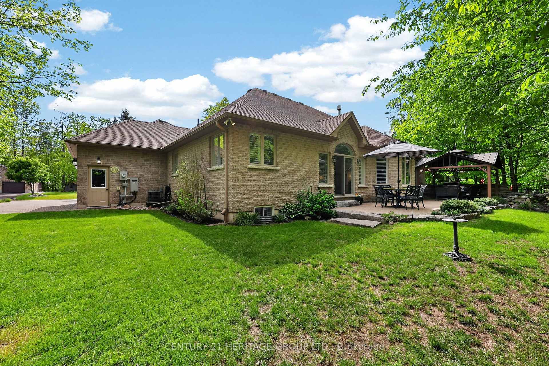 Photo 45 of 22 Lloyd Cook Drive E, Springwater, Snow Valley — HOMEH