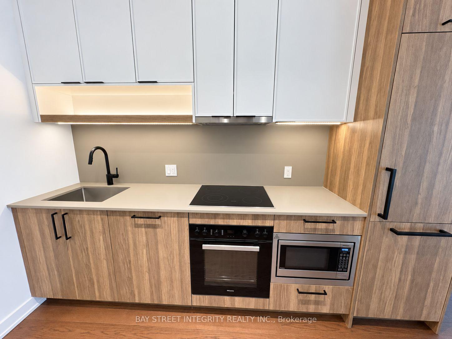 Photo 7 of Unit 733, 91 Montclair Avenue, Toronto, Forest Hill South — HOMEH