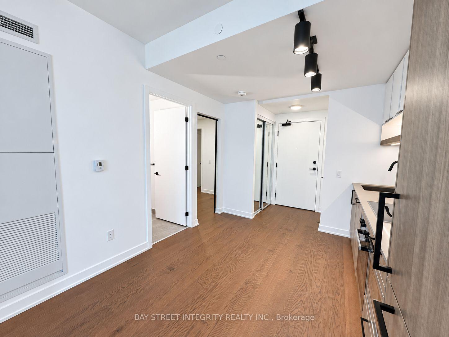 Photo 10 of Unit 733, 91 Montclair Avenue, Toronto, Forest Hill South — HOMEH