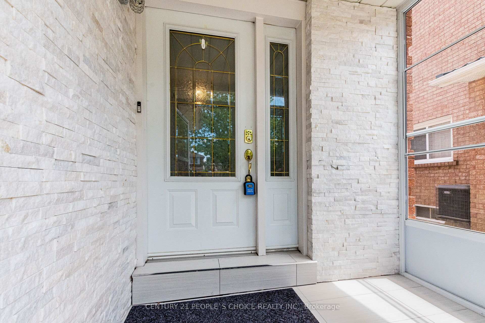 Photo 5 of 4844 Owl Circle, Mississauga, Hurontario — HOMEH