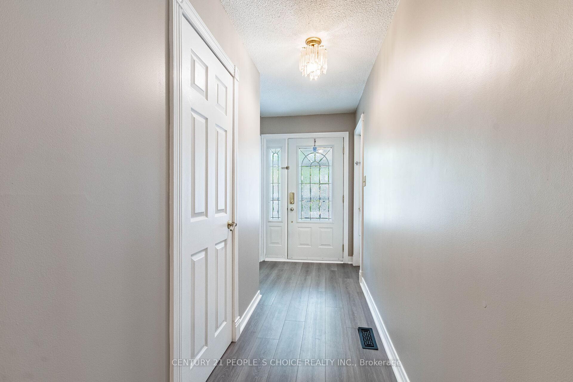Photo 6 of 4844 Owl Circle, Mississauga, Hurontario — HOMEH