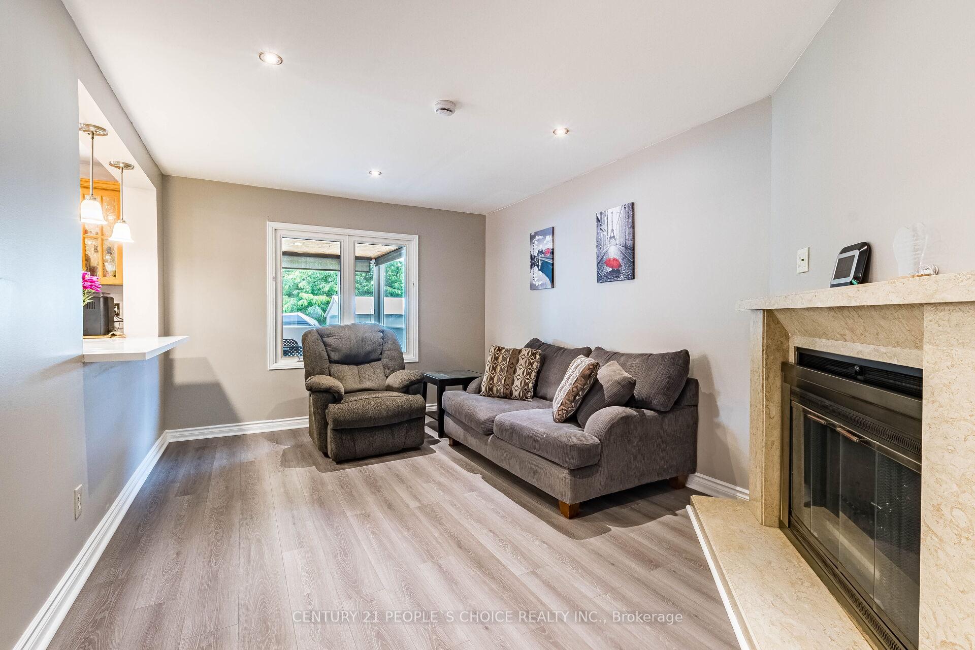 Photo 8 of 4844 Owl Circle, Mississauga, Hurontario — HOMEH