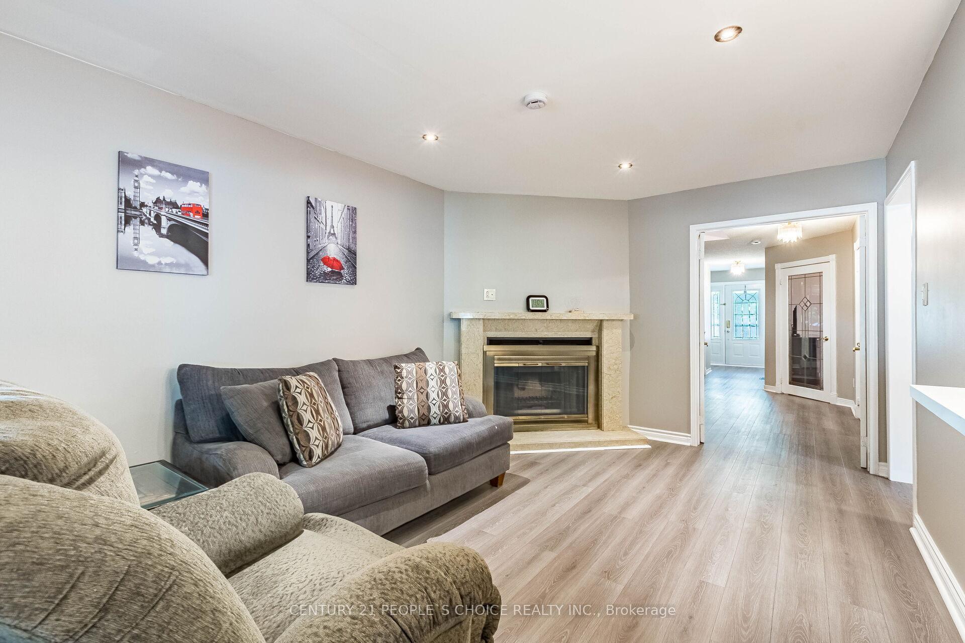 Photo 10 of 4844 Owl Circle, Mississauga, Hurontario — HOMEH