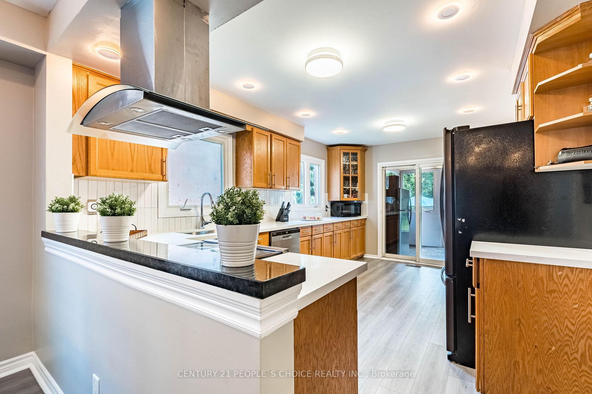 Photo 12 of 4844 Owl Circle, Mississauga, Hurontario — HOMEH
