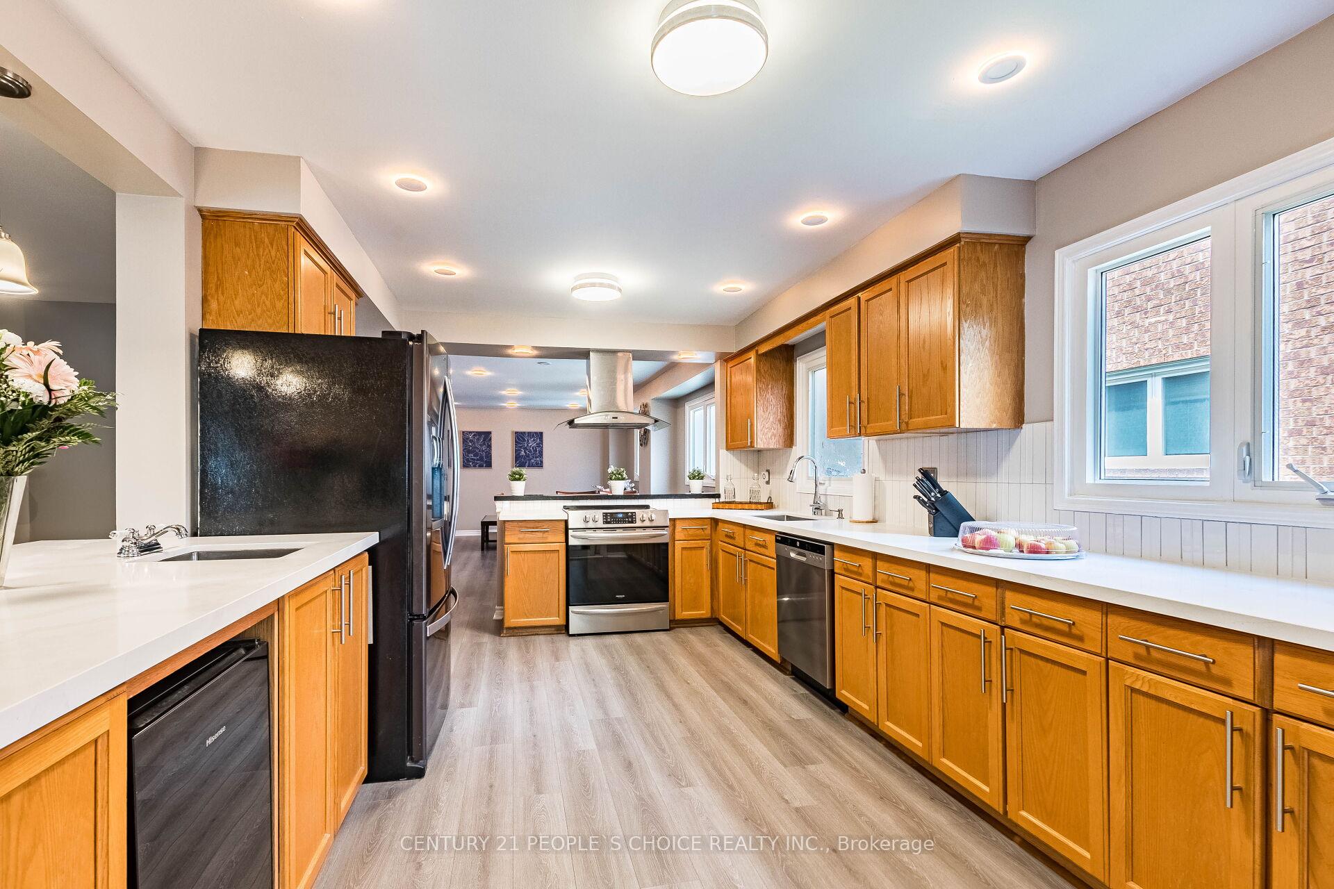 Photo 15 of 4844 Owl Circle, Mississauga, Hurontario — HOMEH