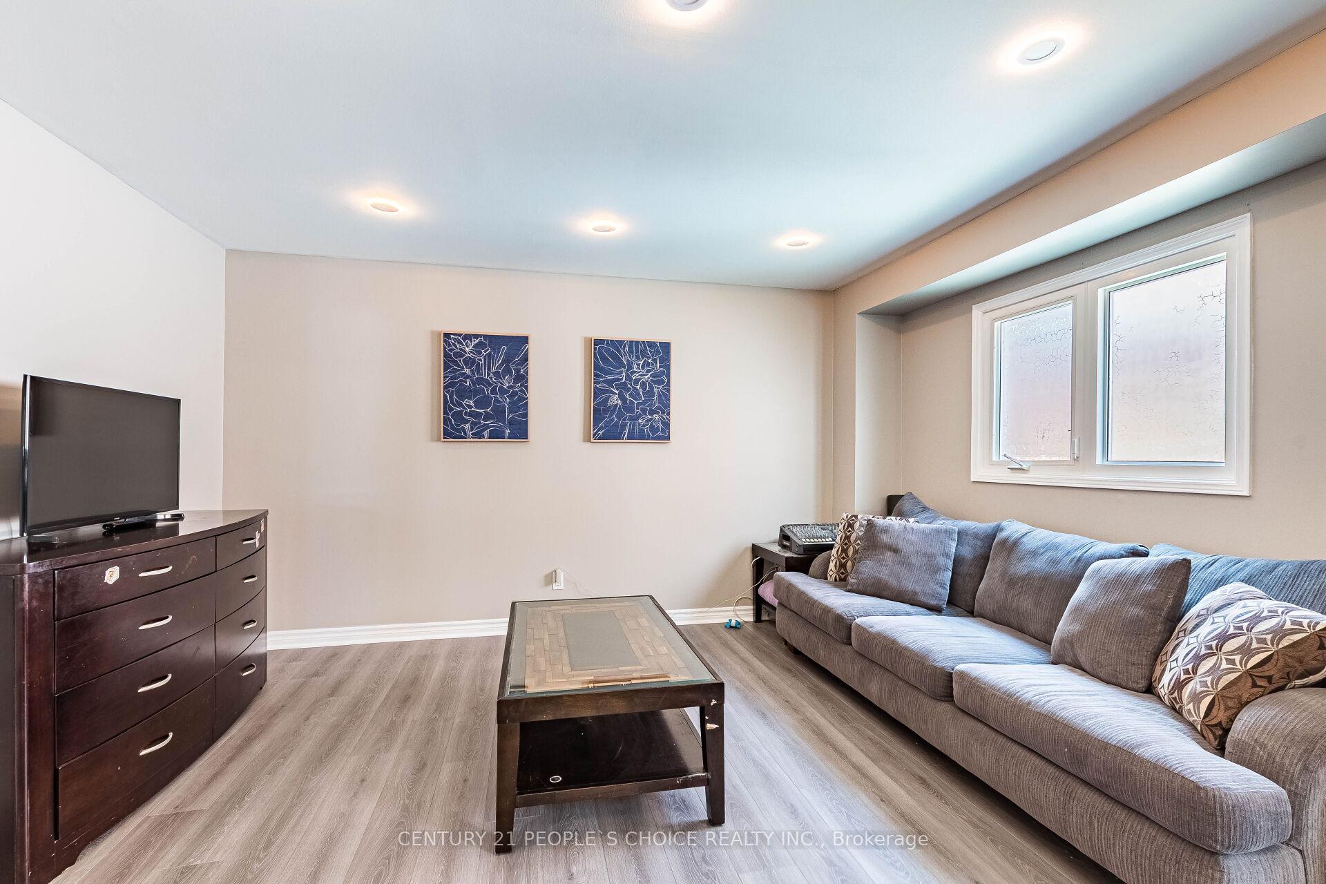 Photo 18 of 4844 Owl Circle, Mississauga, Hurontario — HOMEH