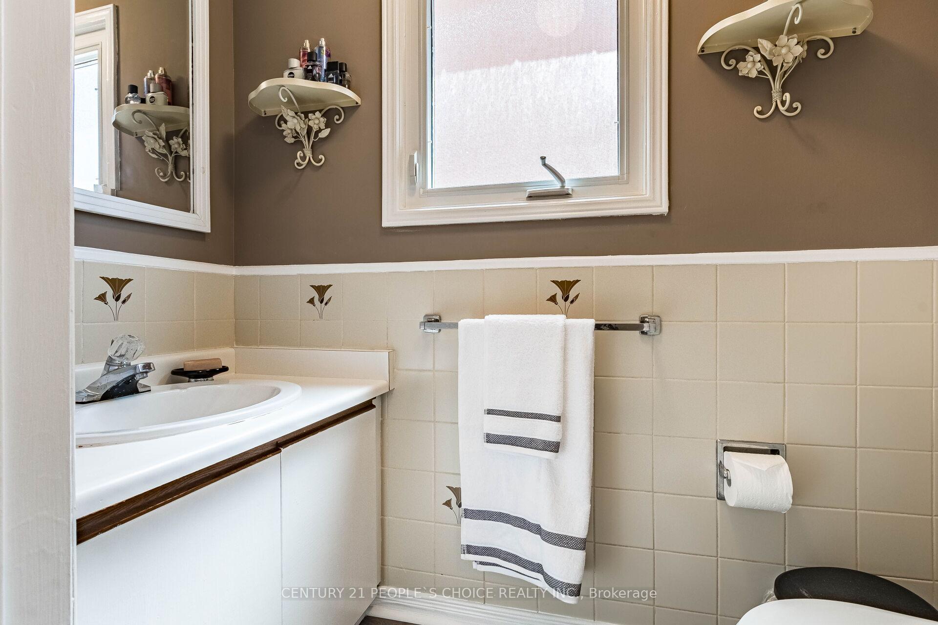 Photo 21 of 4844 Owl Circle, Mississauga, Hurontario — HOMEH