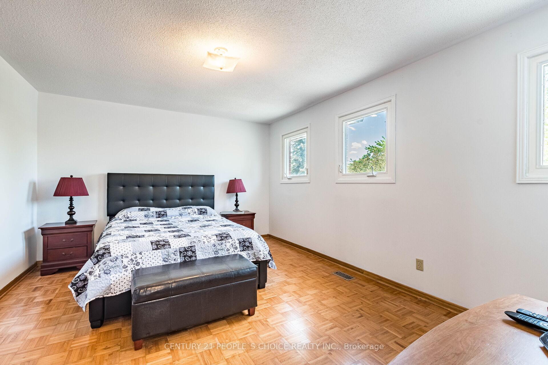 Photo 25 of 4844 Owl Circle, Mississauga, Hurontario — HOMEH