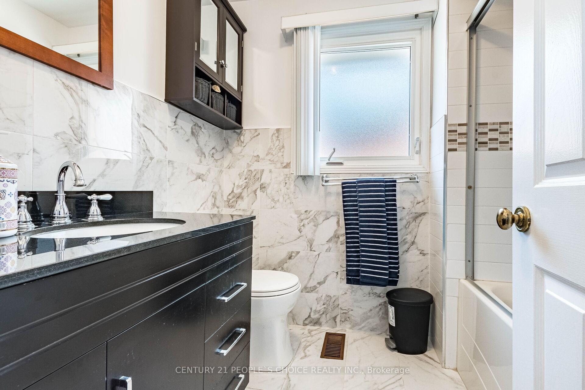Photo 27 of 4844 Owl Circle, Mississauga, Hurontario — HOMEH