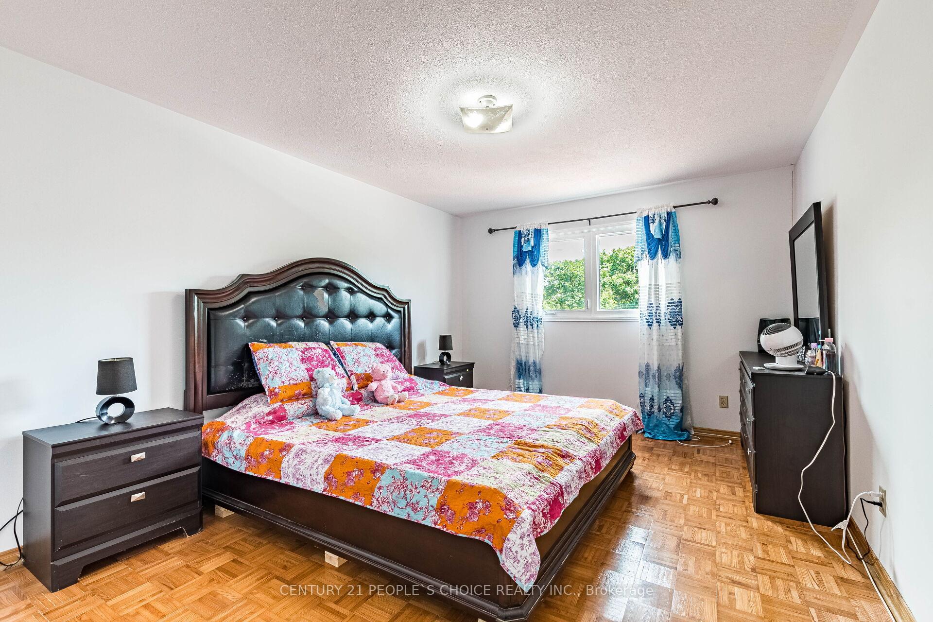 Photo 28 of 4844 Owl Circle, Mississauga, Hurontario — HOMEH