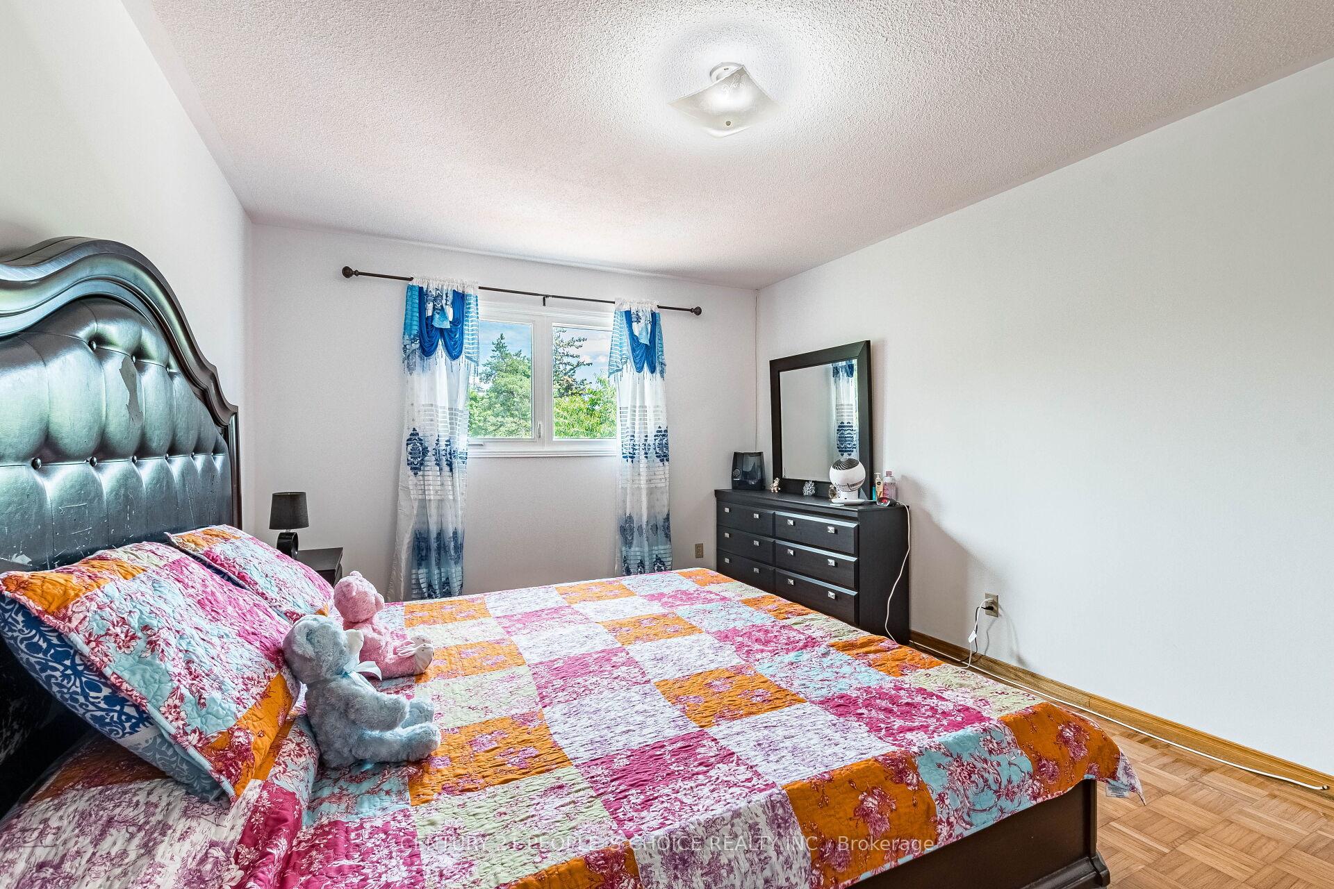 Photo 32 of 4844 Owl Circle, Mississauga, Hurontario — HOMEH