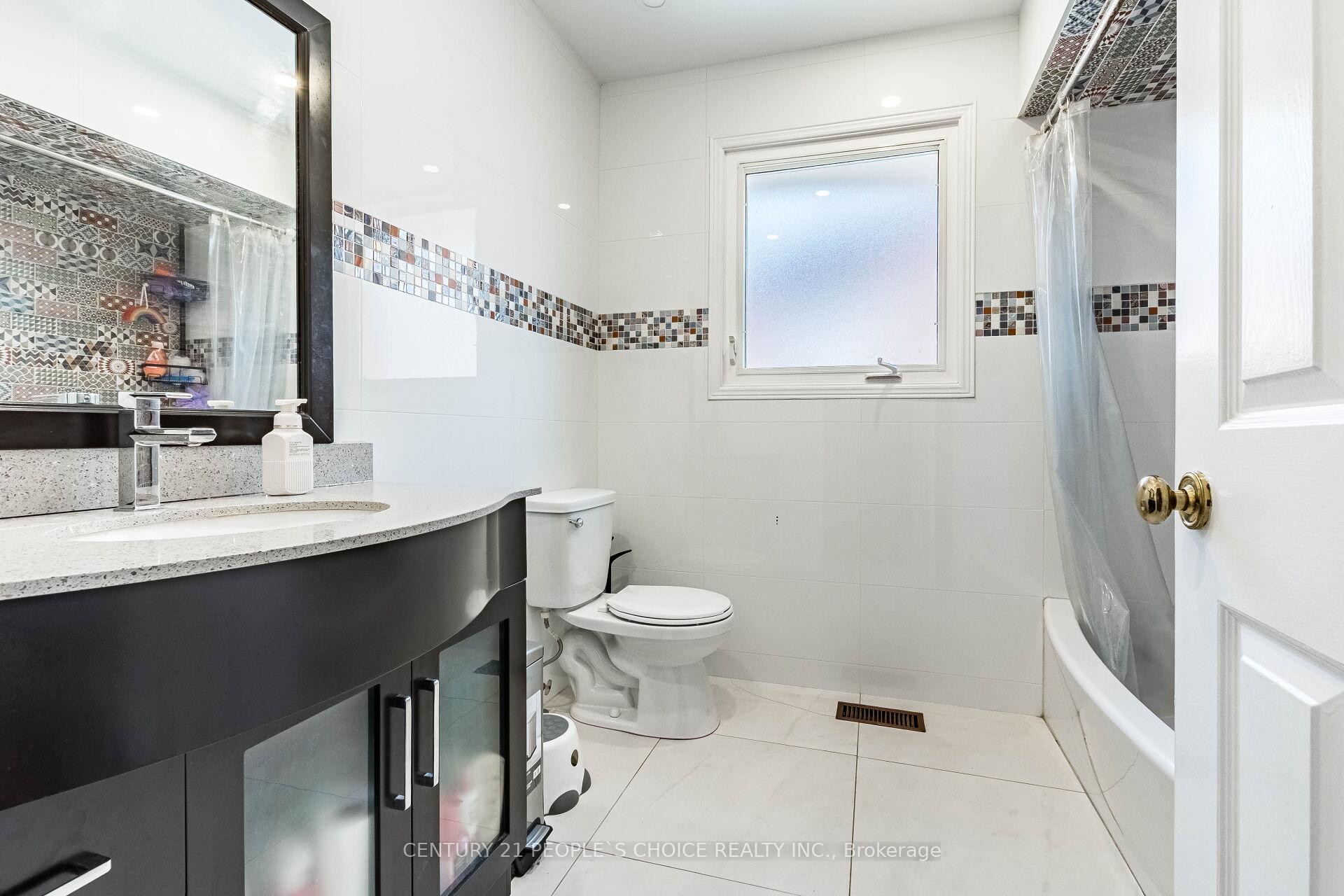 Photo 34 of 4844 Owl Circle, Mississauga, Hurontario — HOMEH