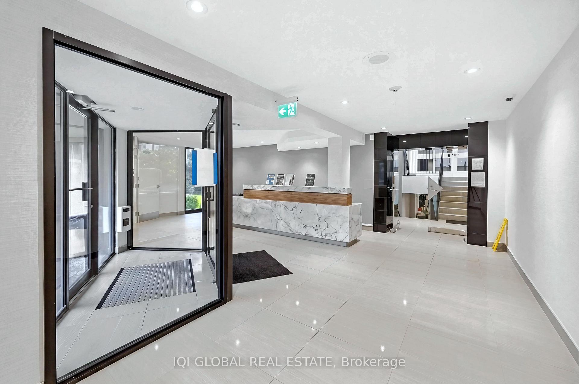Photo 4 of Unit C2, 284 Mill Road, Etobicoke, Markland Wood — HOMEH