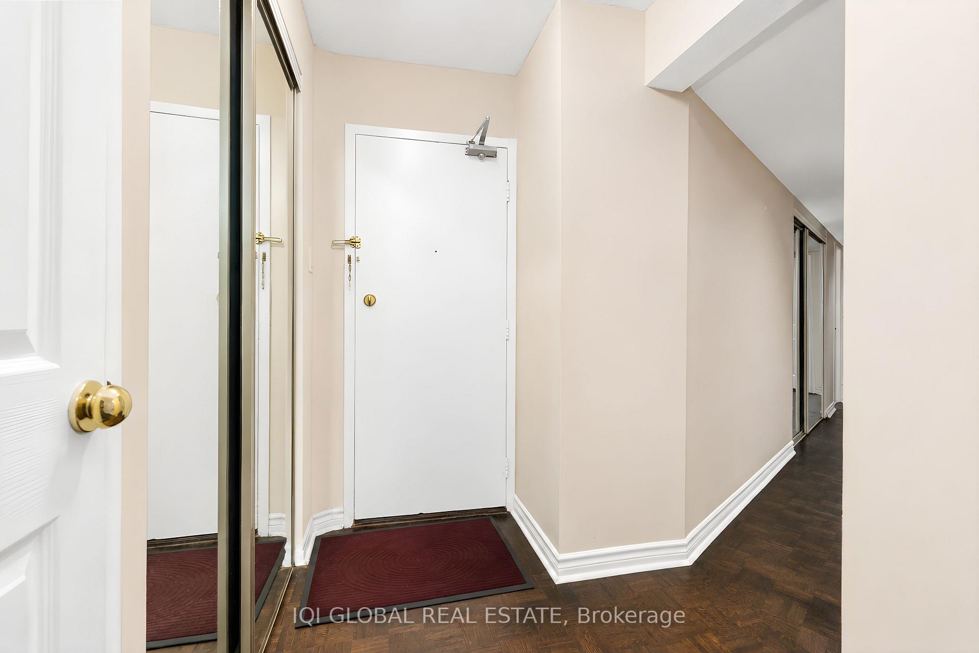 Photo 7 of Unit C2, 284 Mill Road, Etobicoke, Markland Wood — HOMEH