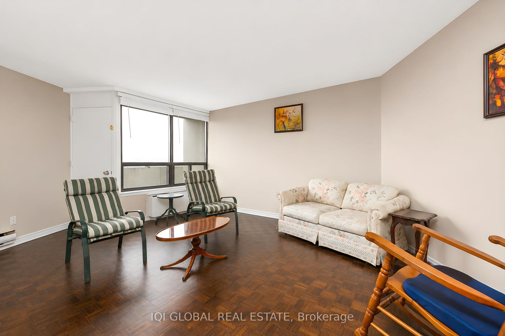 Photo 9 of Unit C2, 284 Mill Road, Etobicoke, Markland Wood — HOMEH