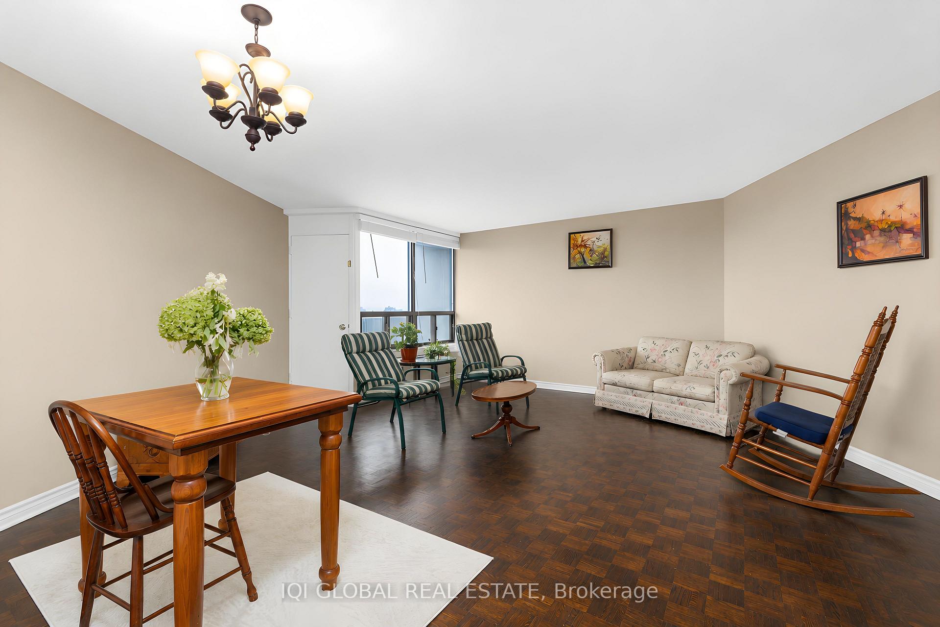 Photo 12 of Unit C2, 284 Mill Road, Etobicoke, Markland Wood — HOMEH