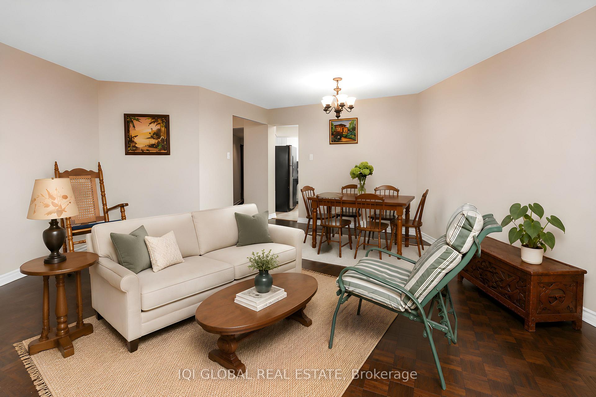Photo 13 of Unit C2, 284 Mill Road, Etobicoke, Markland Wood — HOMEH