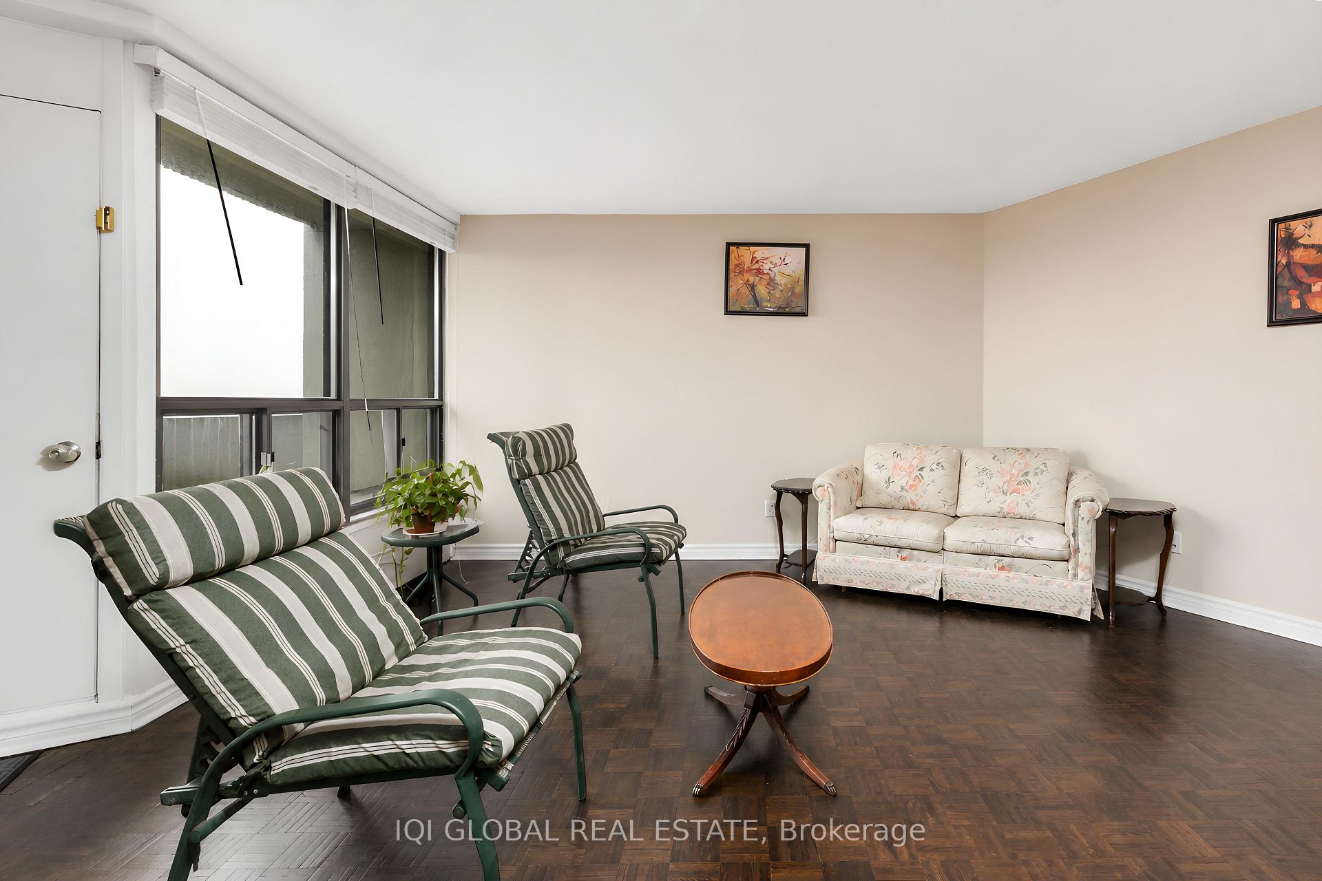 Photo 14 of Unit C2, 284 Mill Road, Etobicoke, Markland Wood — HOMEH