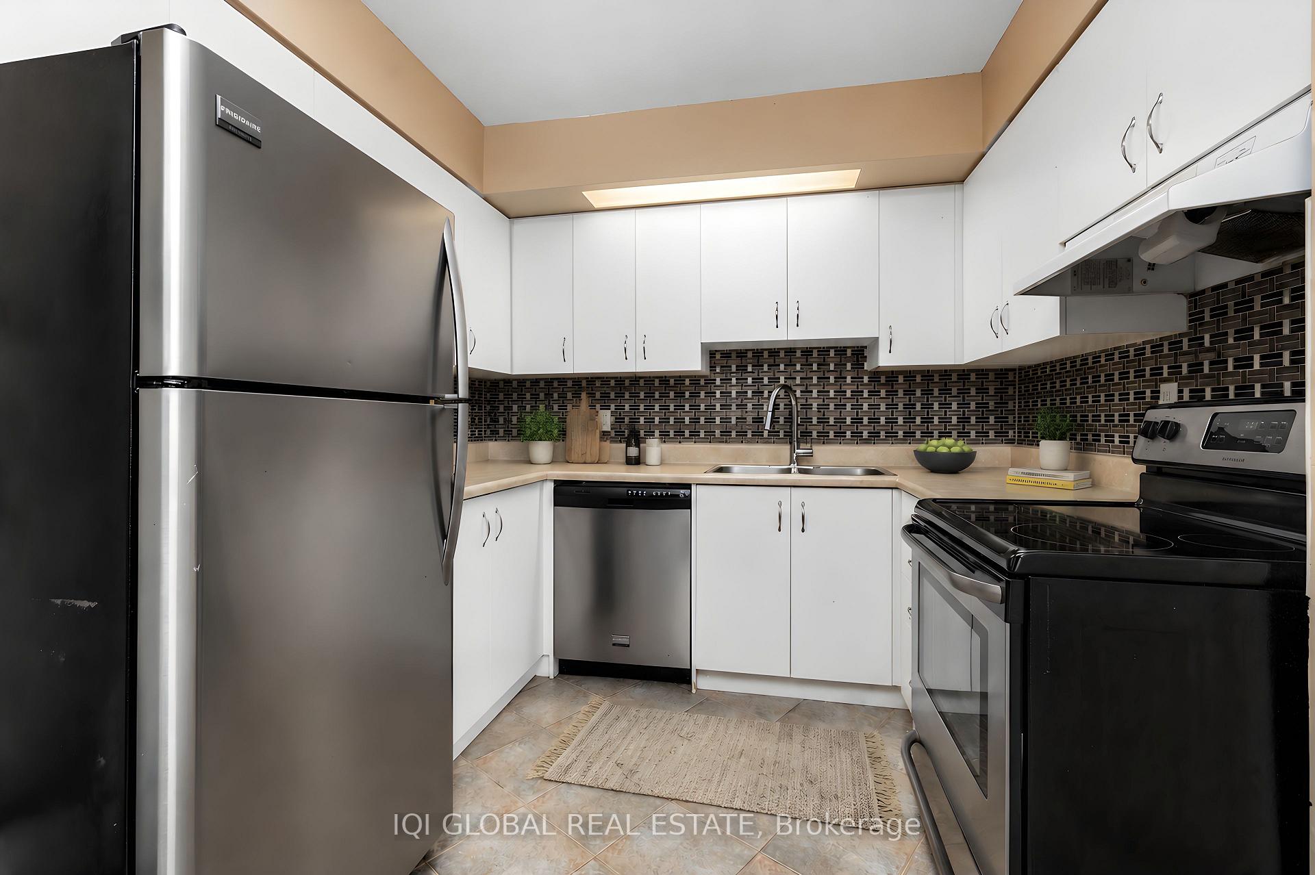 Photo 16 of Unit C2, 284 Mill Road, Etobicoke, Markland Wood — HOMEH