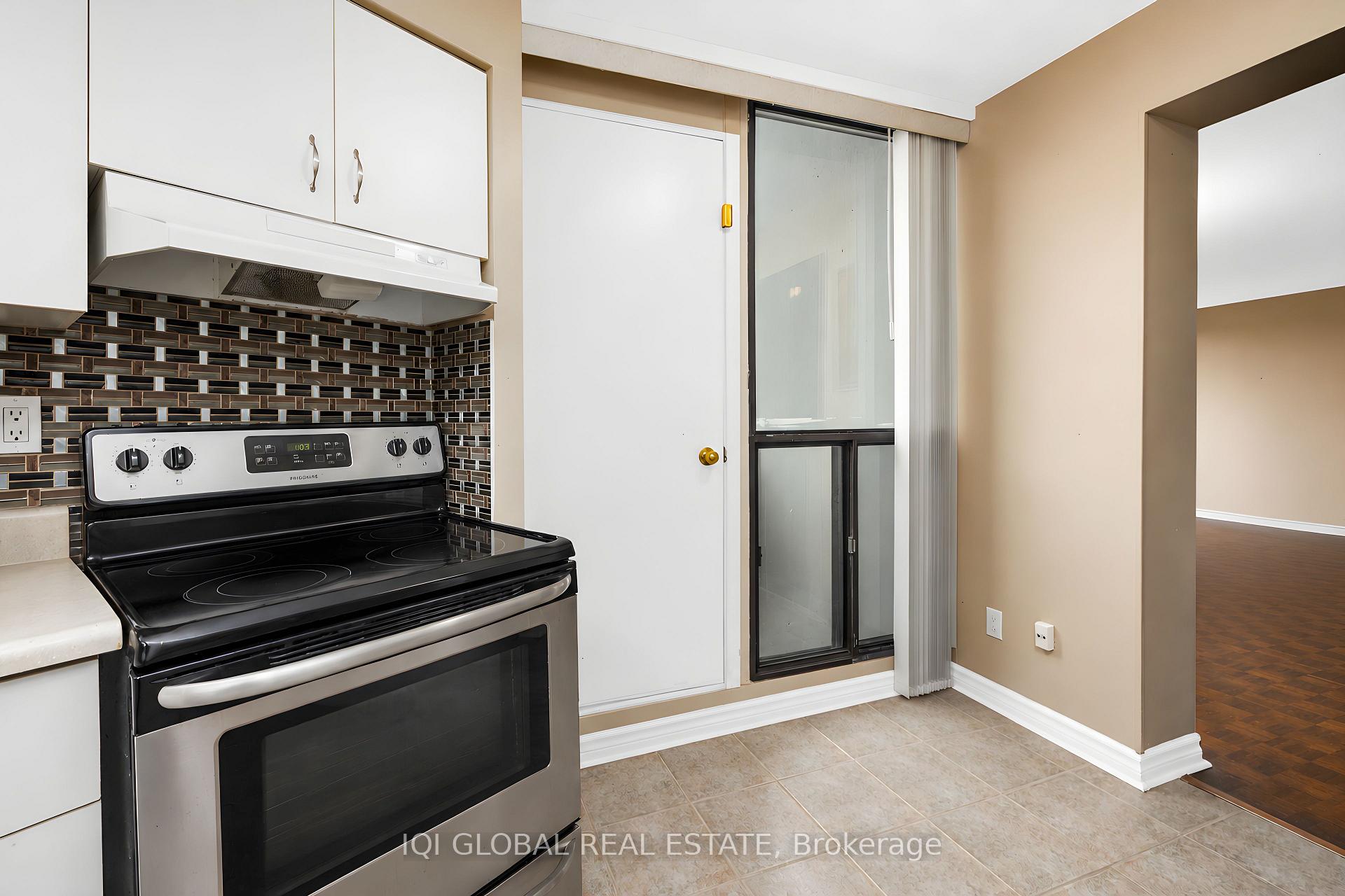 Photo 17 of Unit C2, 284 Mill Road, Etobicoke, Markland Wood — HOMEH