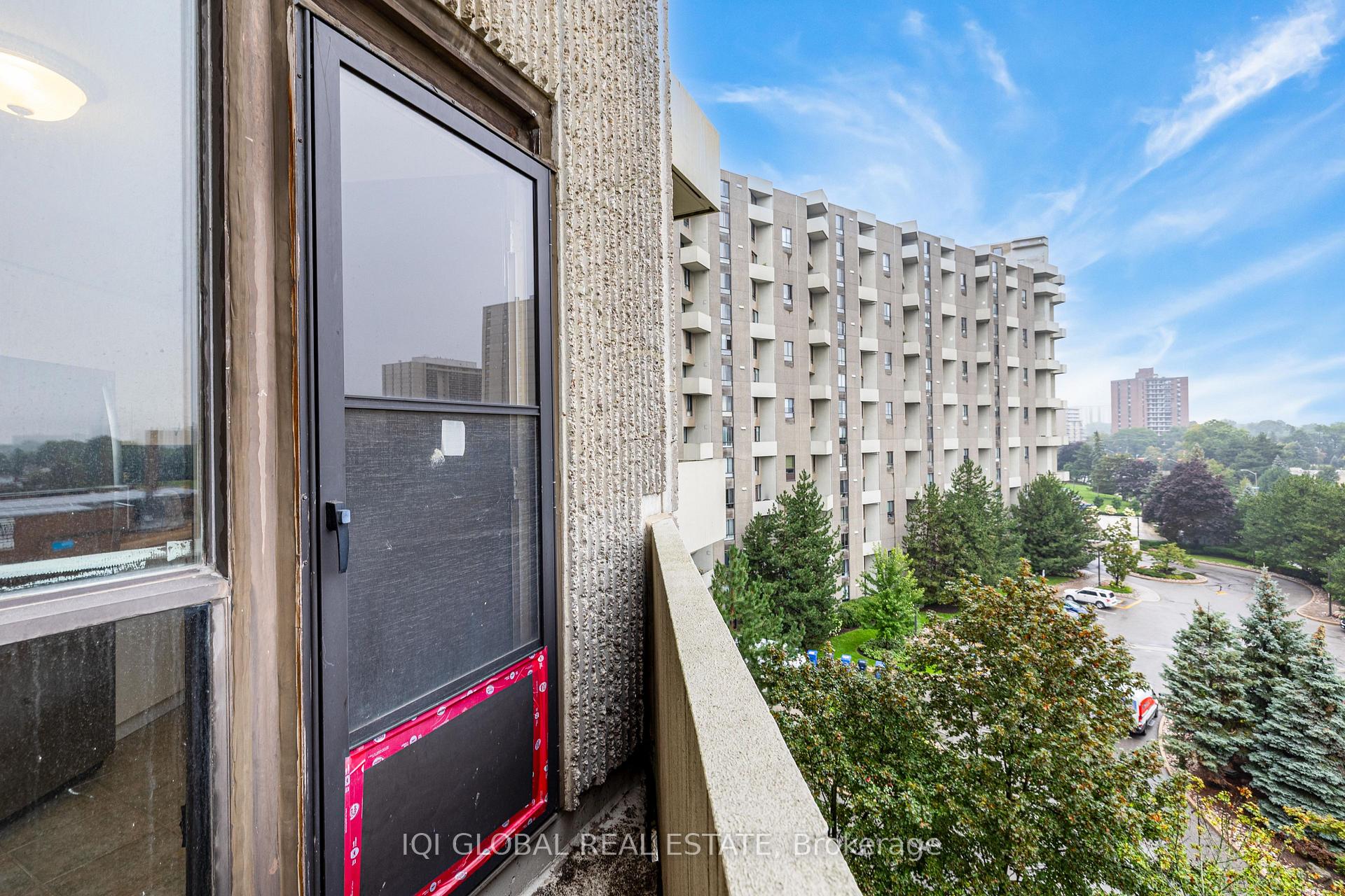 Photo 30 of Unit C2, 284 Mill Road, Etobicoke, Markland Wood — HOMEH