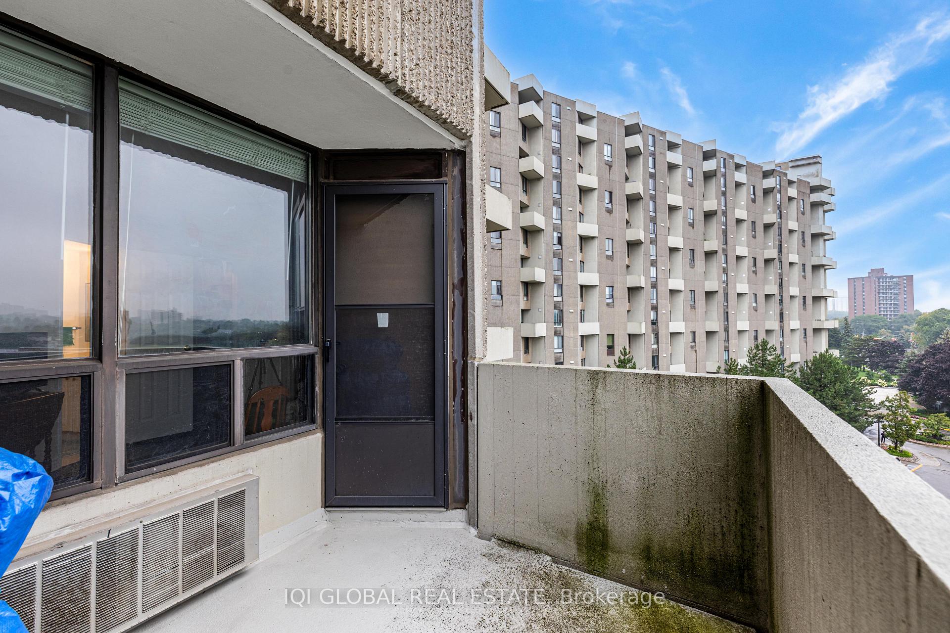Photo 33 of Unit C2, 284 Mill Road, Etobicoke, Markland Wood — HOMEH