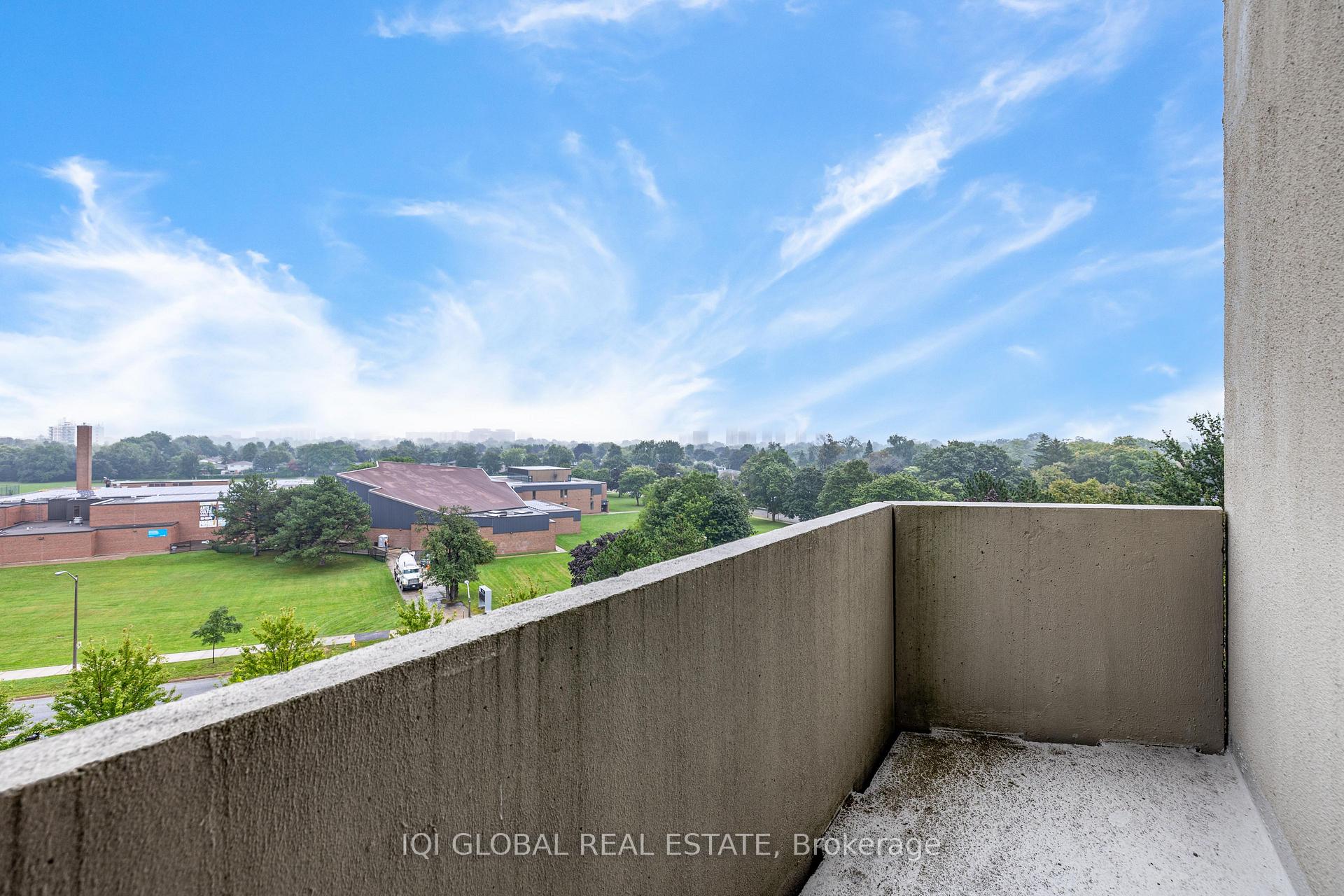 Photo 34 of Unit C2, 284 Mill Road, Etobicoke, Markland Wood — HOMEH