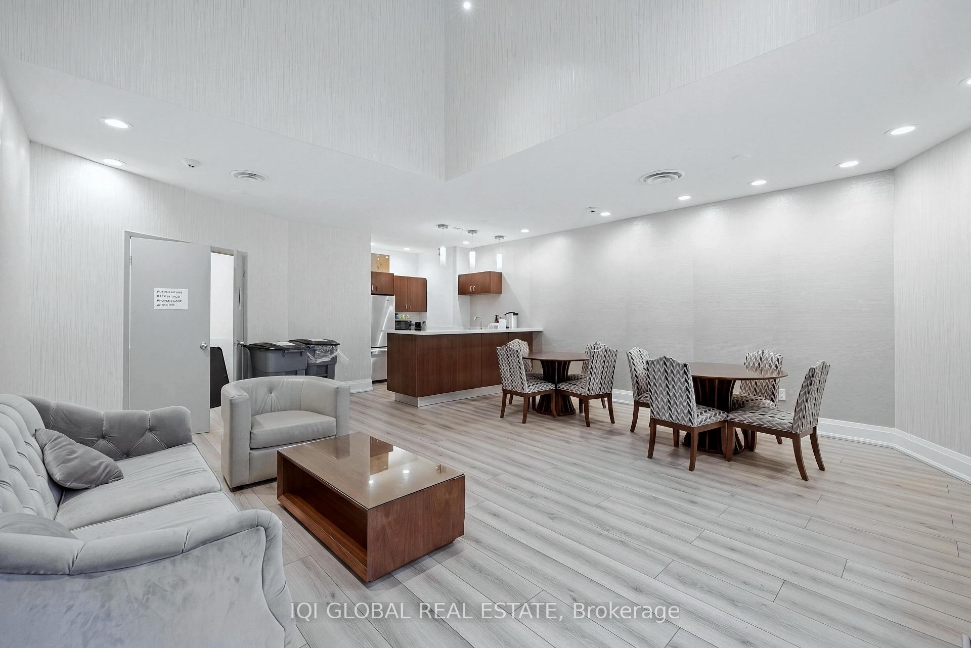Photo 46 of Unit C2, 284 Mill Road, Etobicoke, Markland Wood — HOMEH
