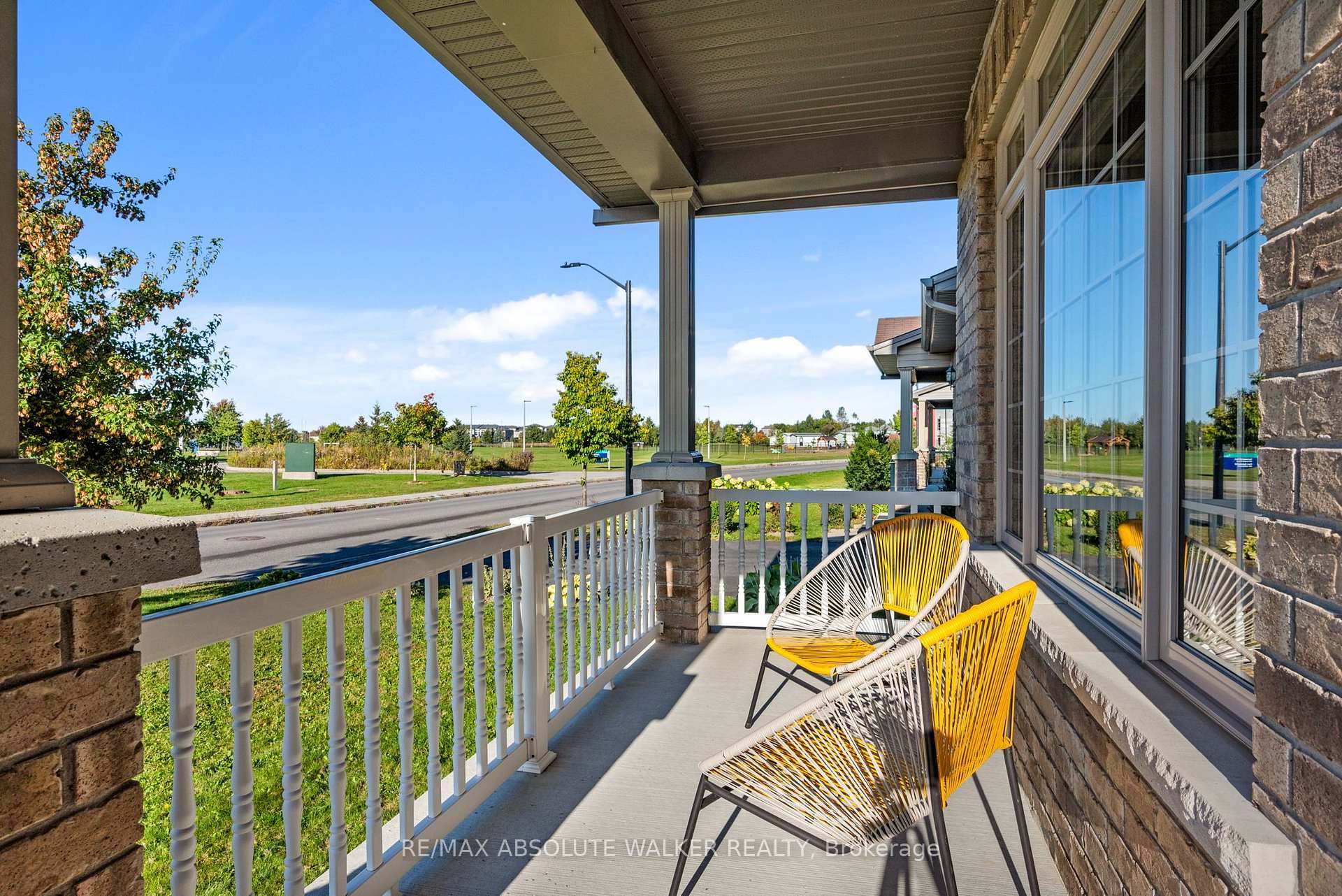 Photo 4 of 561 Summerhill Street, Ottawa, Riverside South/Gloucester Glen — HOMEH
