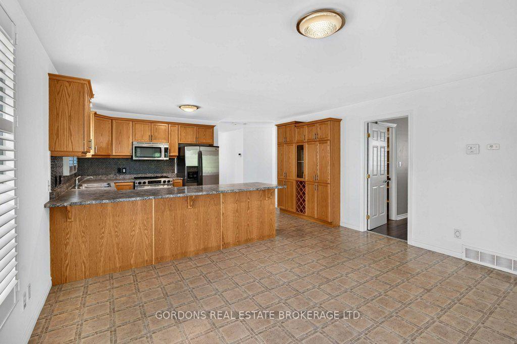 Photo 25 of 633 Melrose Street, Kingston, East Gardiners Rd — HOMEH