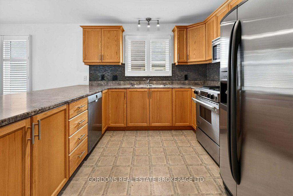 Photo 36 of 633 Melrose Street, Kingston, East Gardiners Rd — HOMEH