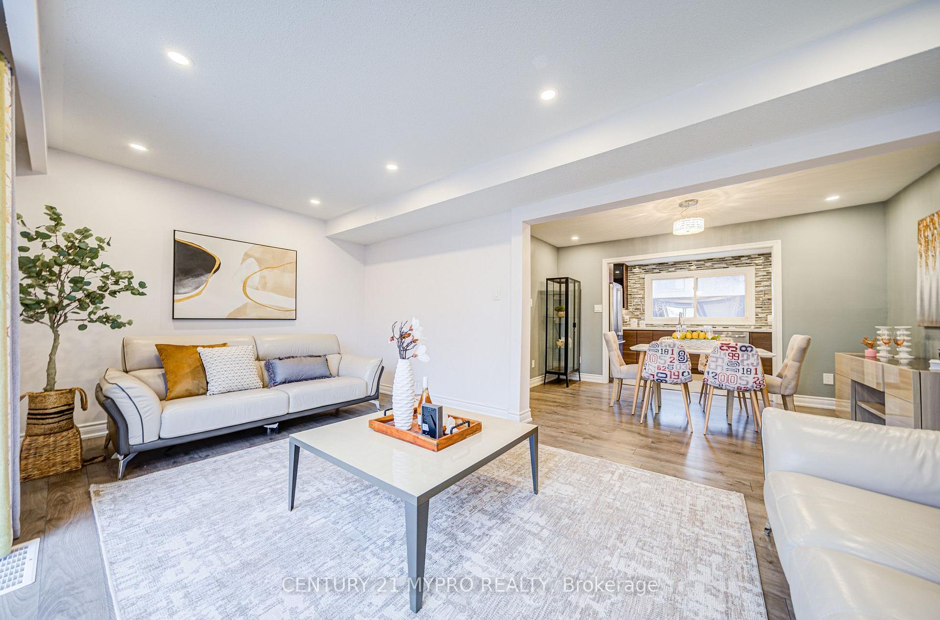 Photo 4 of 24 Song Meadoway, North York, Hillcrest Village — HOMEH