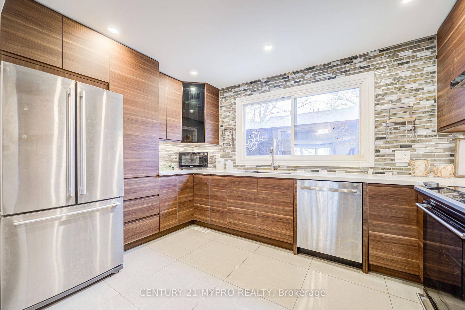 Photo 7 of 24 Song Meadoway, North York, Hillcrest Village — HOMEH