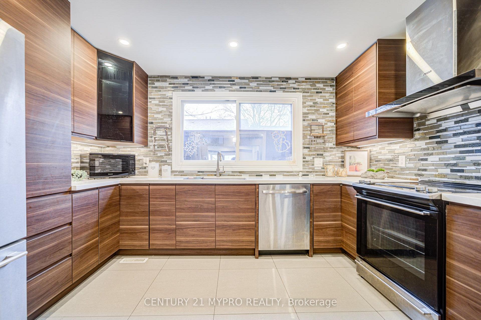 Photo 8 of 24 Song Meadoway, North York, Hillcrest Village — HOMEH