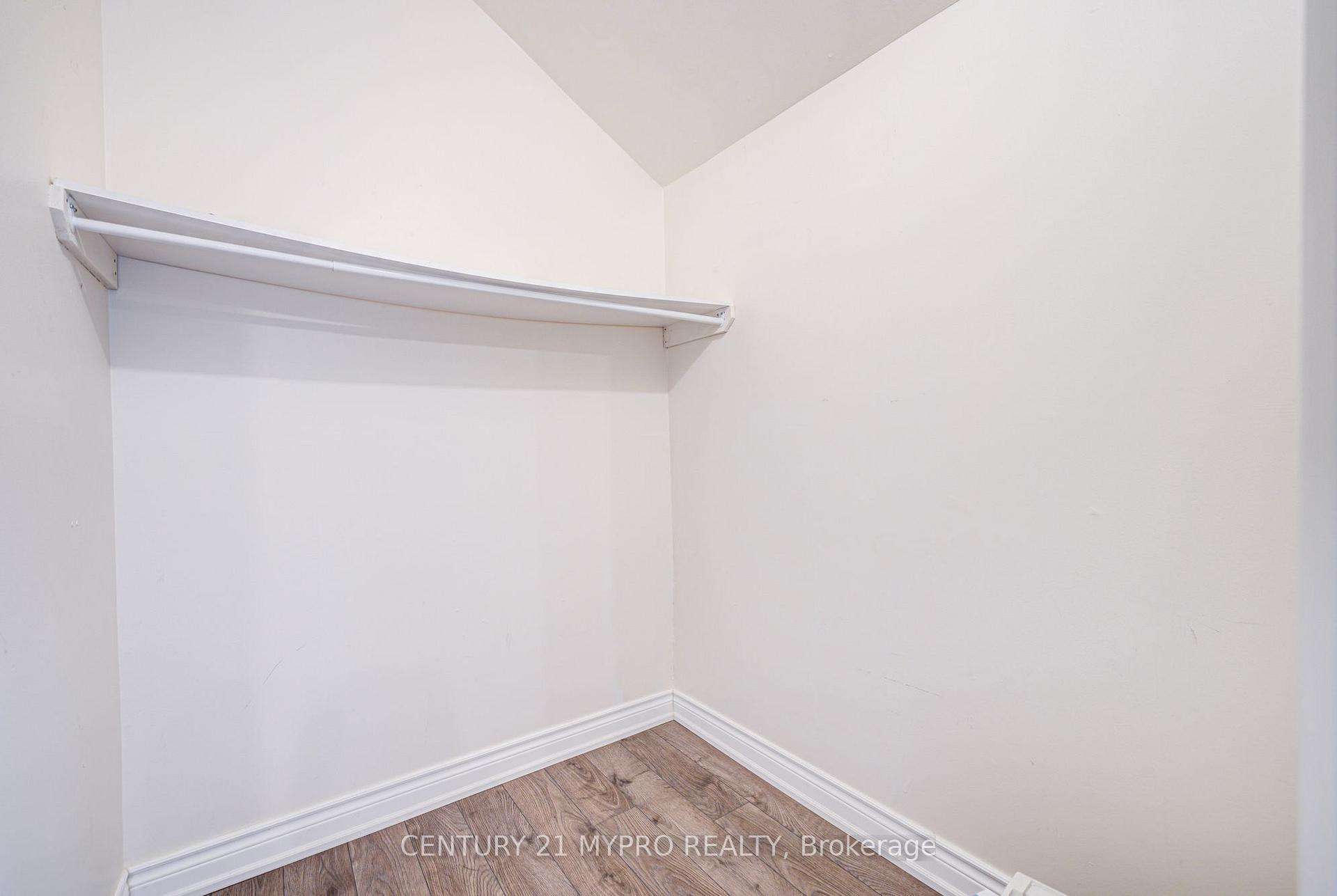 Photo 10 of 24 Song Meadoway, North York, Hillcrest Village — HOMEH