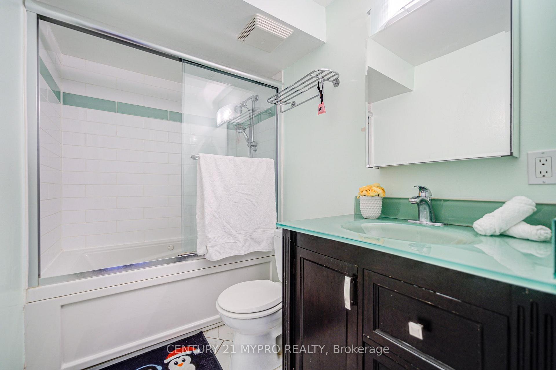 Photo 11 of 24 Song Meadoway, North York, Hillcrest Village — HOMEH