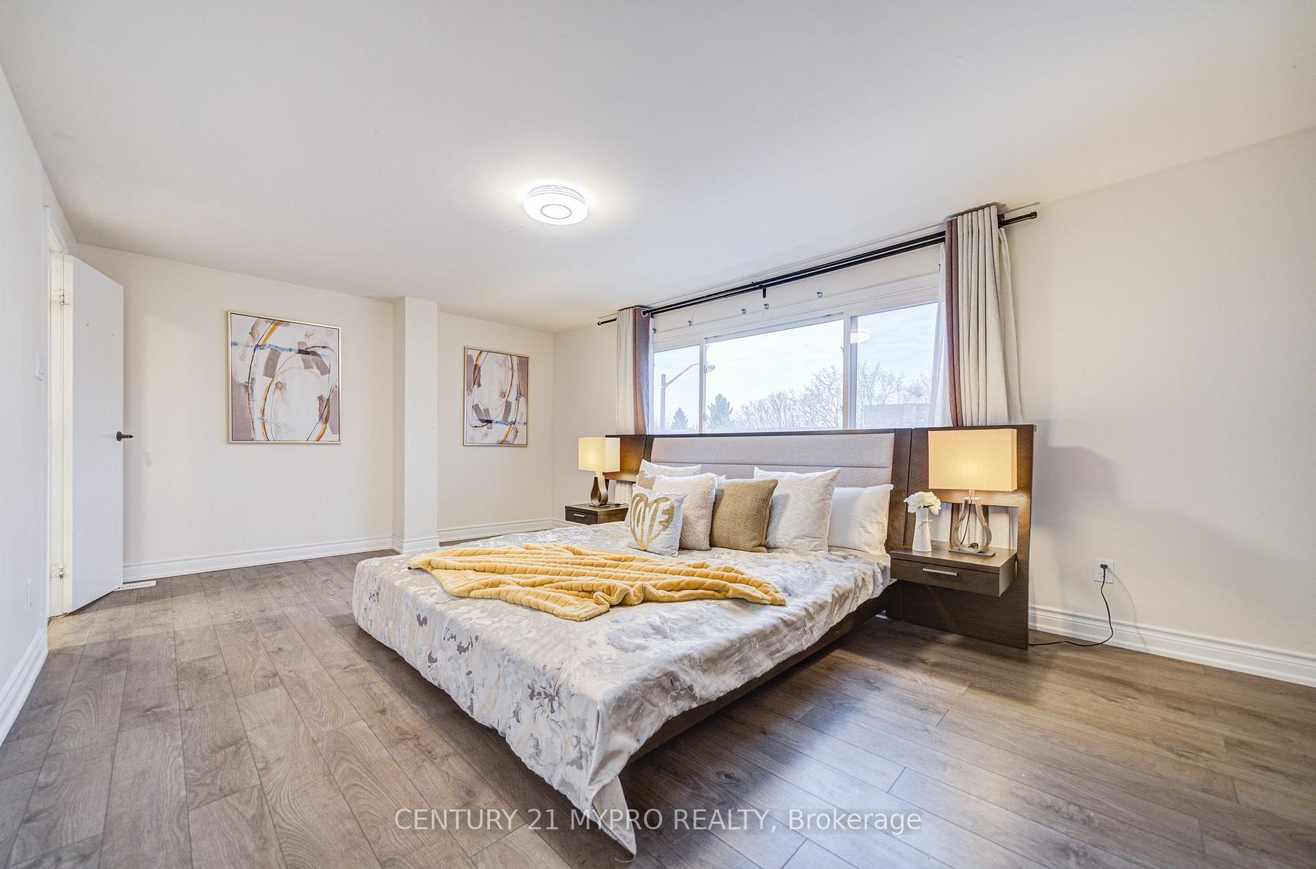 Photo 15 of 24 Song Meadoway, North York, Hillcrest Village — HOMEH