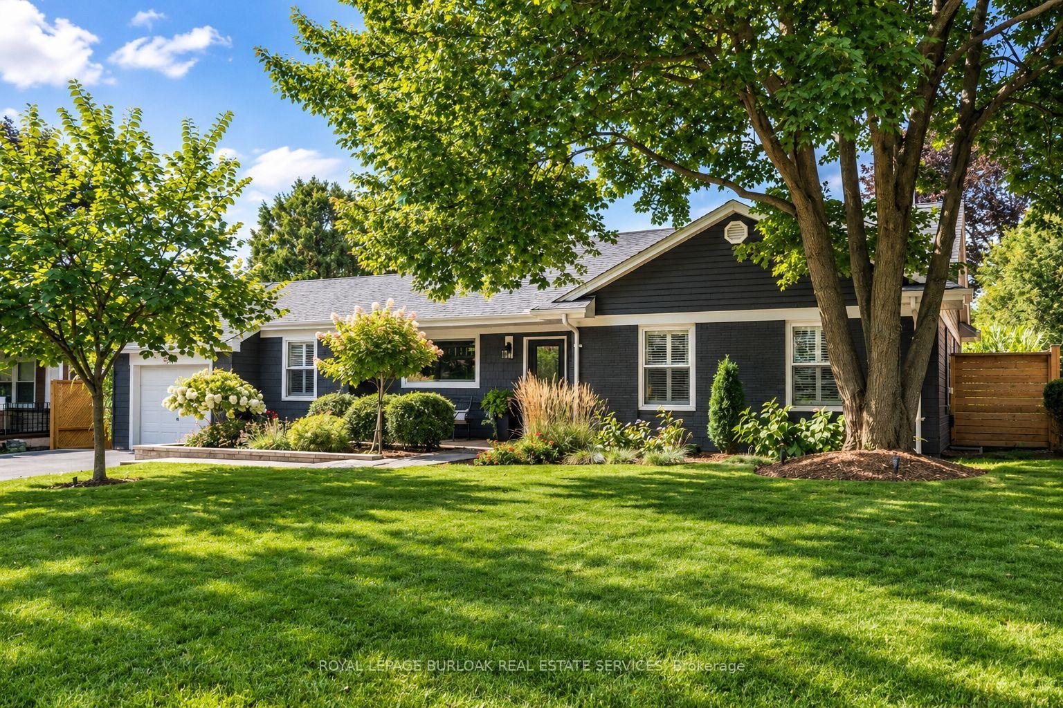 Photo 2 of 896 Eagle Drive, Burlington, LaSalle — HOMEH