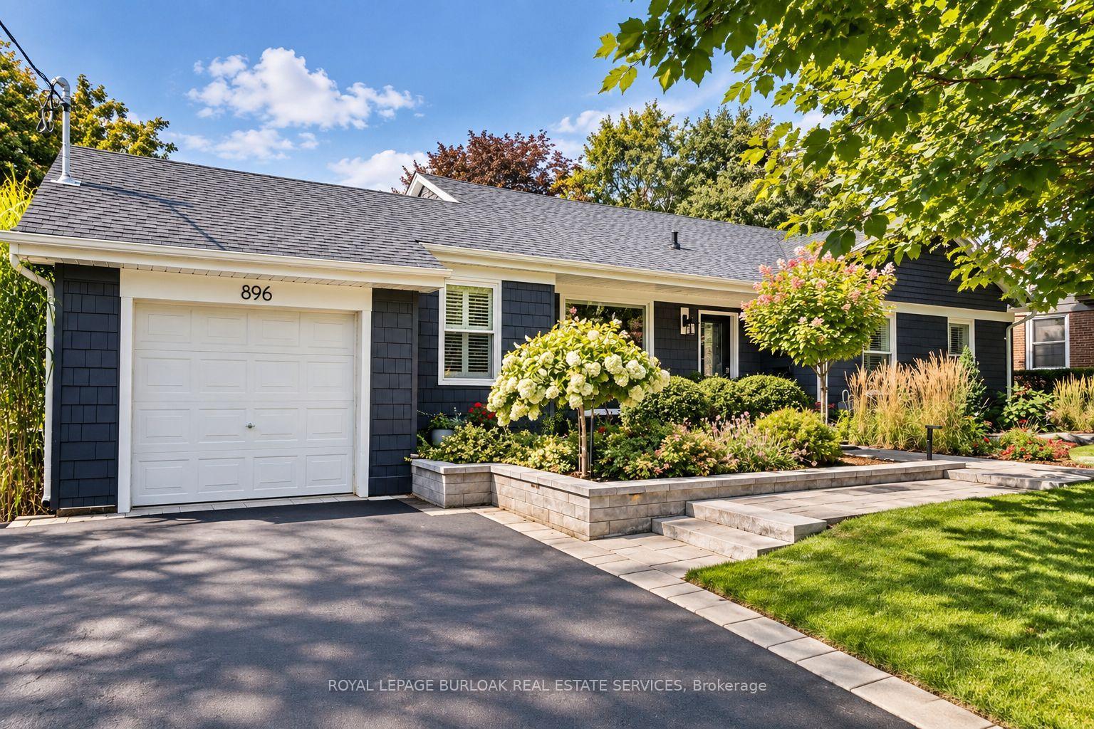 Photo 4 of 896 Eagle Drive, Burlington, LaSalle — HOMEH