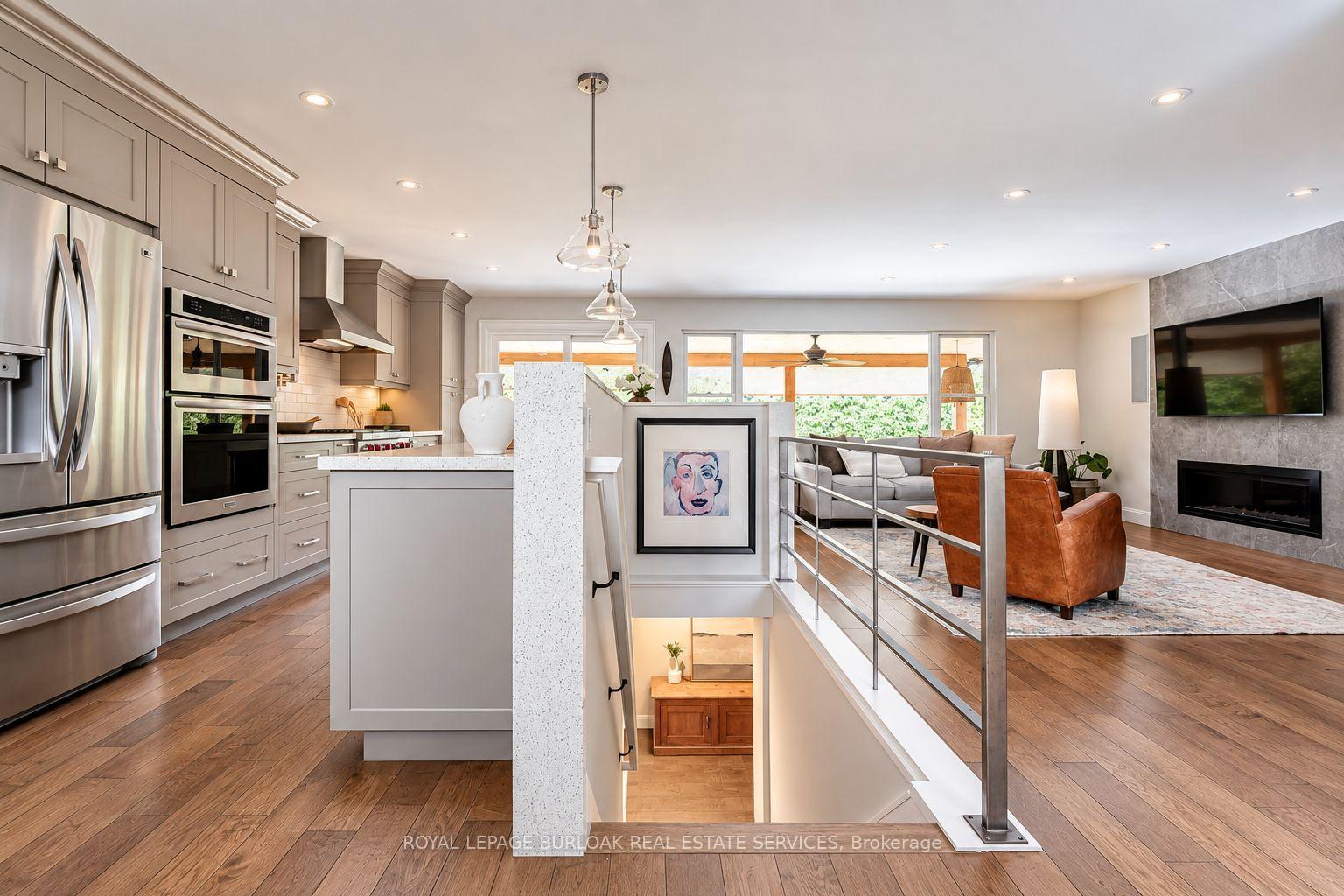 Photo 14 of 896 Eagle Drive, Burlington, LaSalle — HOMEH