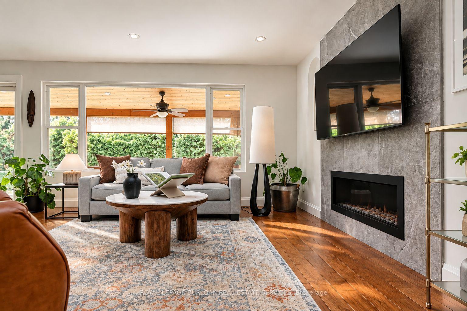 Photo 16 of 896 Eagle Drive, Burlington, LaSalle — HOMEH