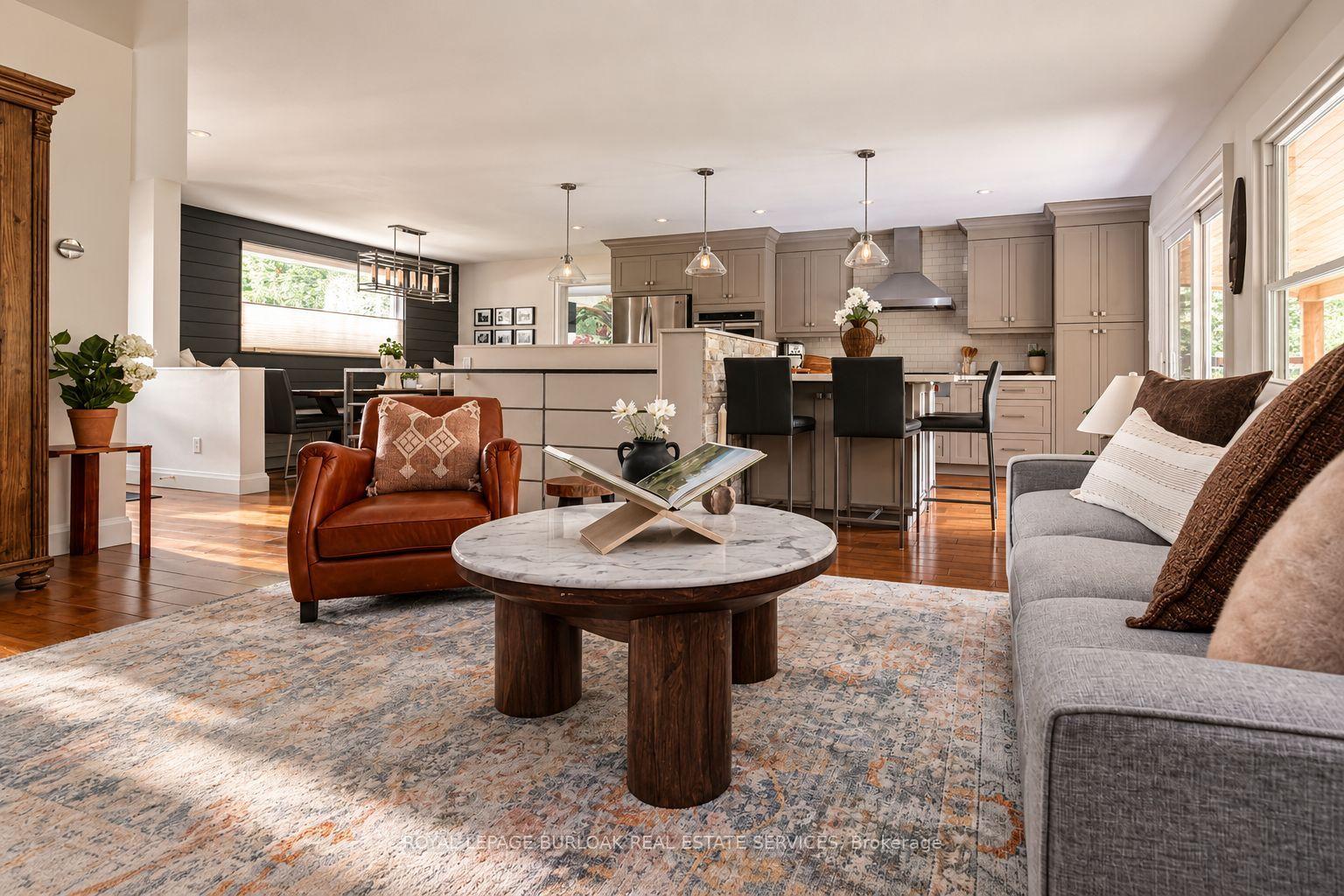 Photo 17 of 896 Eagle Drive, Burlington, LaSalle — HOMEH