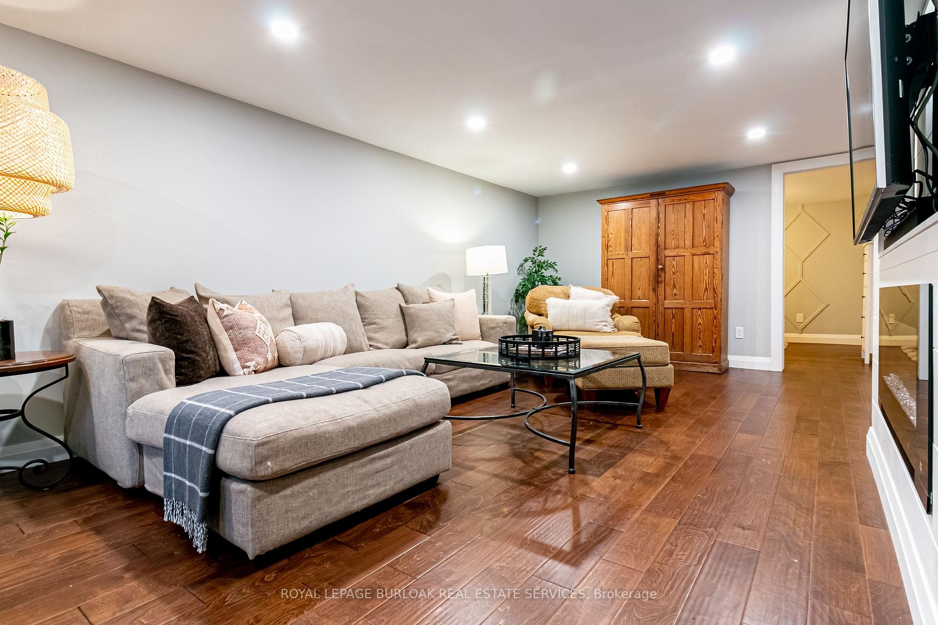 Photo 27 of 896 Eagle Drive, Burlington, LaSalle — HOMEH