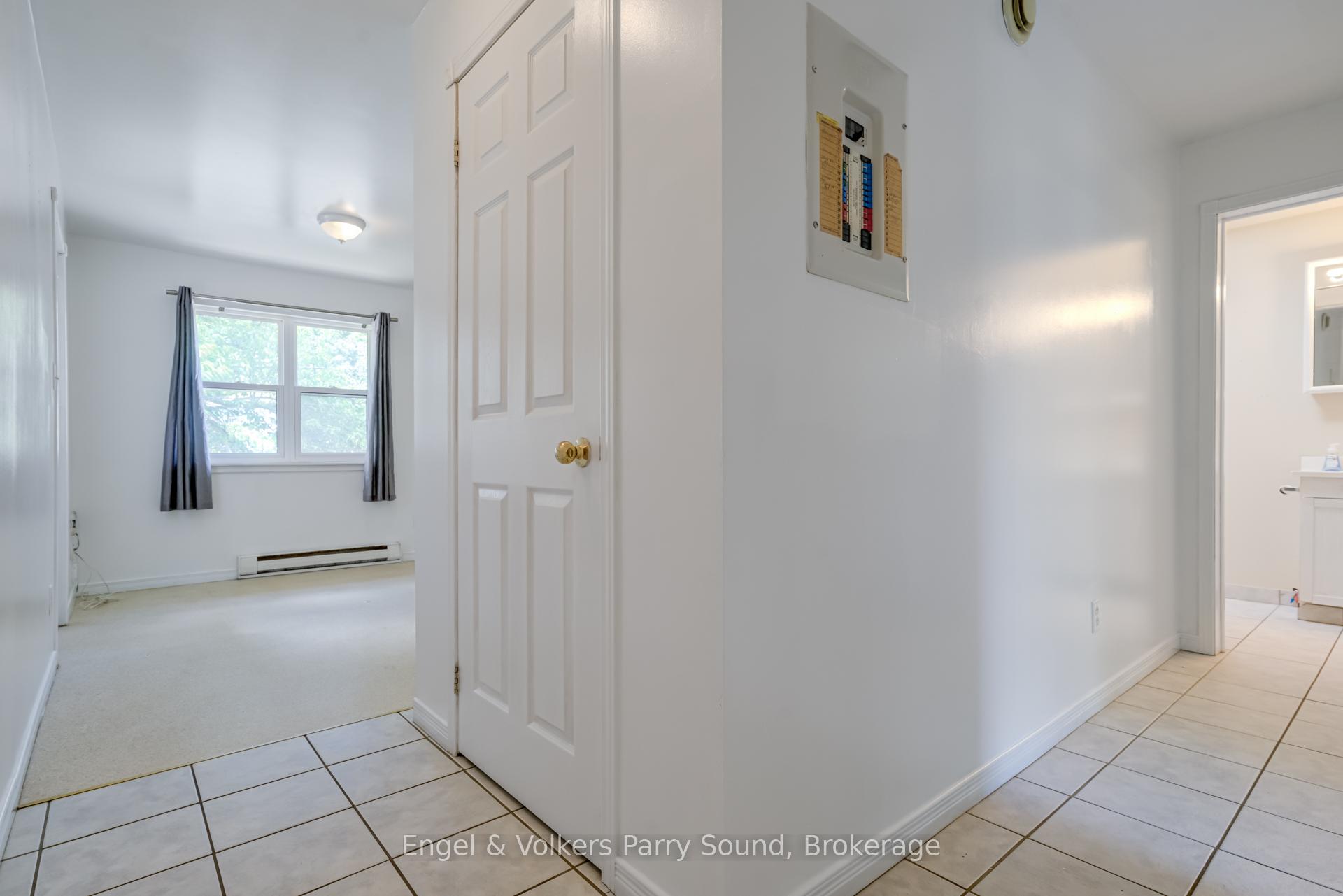 Photo 5 of 128 Isabella Street, Parry Sound — HOMEH