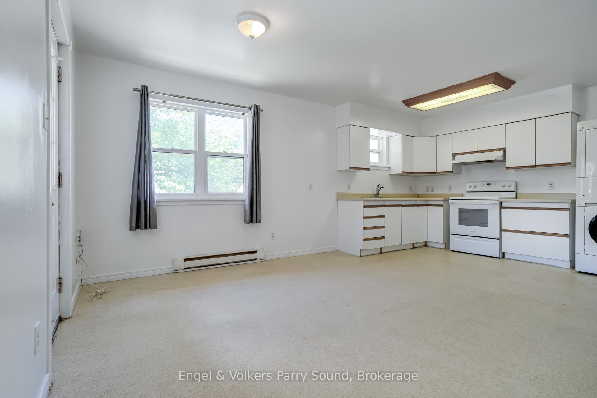Photo 6 of 128 Isabella Street, Parry Sound — HOMEH